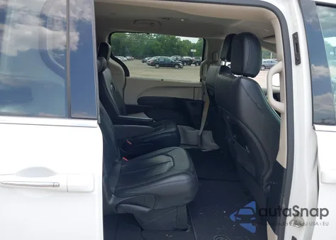 2018 Chrysler Pacifica Touring L z USA, uszkodzony, nr VIN 2C4RC1BG6JR312071